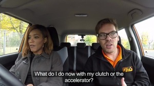 Ryan Ryder fickt die tätowierte Kiki Minaj im Auto