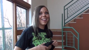 Emo-Realitätsspielzeug auf dem See