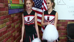 Жесткий трах вместе со знойной подростковой цыпочкой Лейси Ленон.