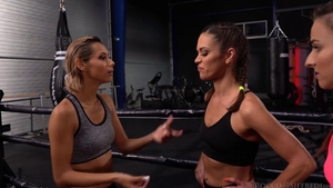 Групповой секс в главной роли звезды