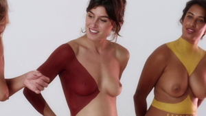 Европейская женщина Тиффани Долл копает киску секс в HD-качестве