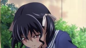 Junge Asiatin fickt Arsch auf der Schule