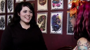 Рыжая Джоанна Энджел находит удовольствие в жестком шлёпанье