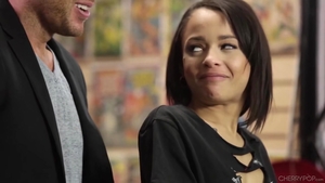 Sporco sesso anale tra le culi di Holly Hendrix e Rita Jalace.