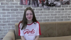 Scopata dura con la ragazza calda di 18 anni, Baby Bamby.