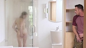 Step Siblings - Jenna Ross caught nailed hard in shower in HD