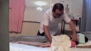 Nailage dur et rugueux mettant en vedette une délicieuse amatrice japonaise.